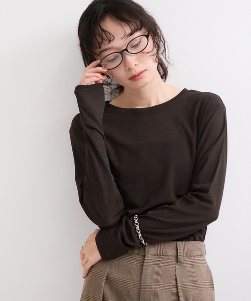 le cercle ADAM ET ROPE'(ルセルクルアダムエロペ)の「シアーメロー長袖トップス(Tシャツ/カットソー・レディース・ホワイト/ブラック/ダークブラウン/レッド・FREE)」の1枚目の写真