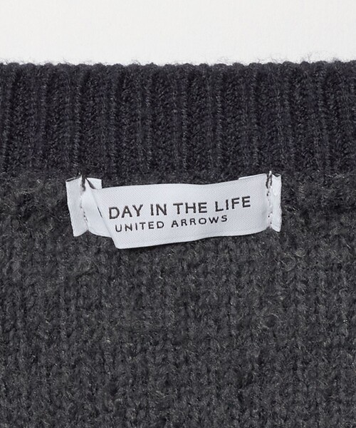 A DAY IN THE LIFE UNITED ARROWS(アデイインザライフユナイテッドアローズ)の「ループヤーン メタルボタン カーディガン <A DAY IN THE LIFE>(カーディガン/ボレロ・レディース・ダークグレー/ライム/ナチュラル/オフホワイト・FREE)」の8枚目の写真
