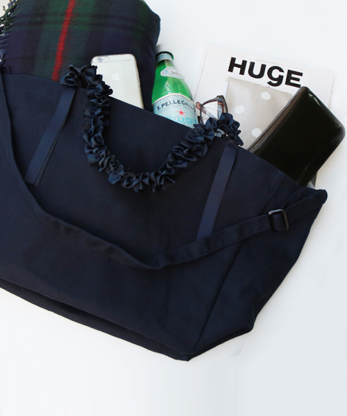 REAL CUBE(リアルキューブ)の「REAL CUBE グログランリボンフリルハンドルトートバッグ【Lサイズ】 ショルダーストラップ付(トートバッグ・レディース・オフホワイト/カーキ/ベージュ/ネイビー・L)」の11枚目の写真