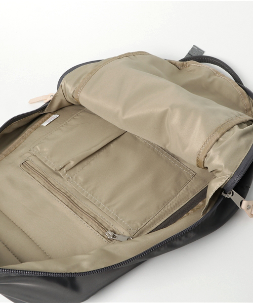anello(アネロ)の「【anello】アネロ 高密度ナイロン風リュック (バックパック/リュック・レディース・グレー/ブラック/レッド/オリーブ/ネイビー・ONE SIZE)」の8枚目の写真