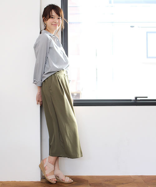 SESTO(セスト)の「7cmヒールのウエッジソールゴムフィットサンダル(サンダル・レディース・アイボリー/シルバー/カーキ/ピンクベージュ/グレー/ゴールド/ライトカーキ/レッド/ネイビー/ブラック/キャメル・L/SS/3L/M/LL/S)」の16枚目の写真