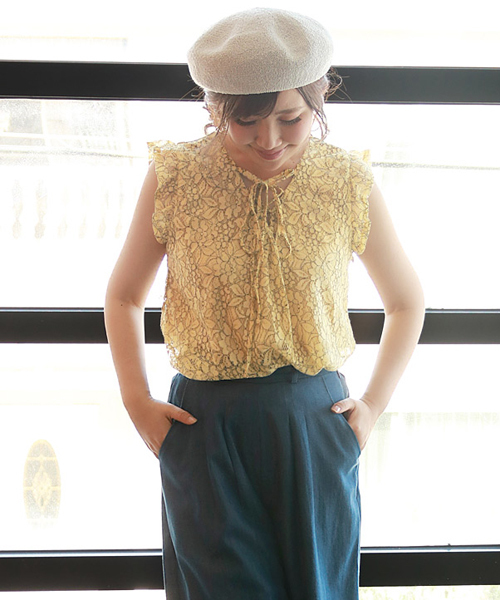 BLUEEAST（ブルーイースト）の「お袖フリル・フロントレースアップのコードレースブラウス（シャツ/ブラウス・レディース・グリーン/オフホワイト/イエロー・MEDIUM）」の13枚目の写真