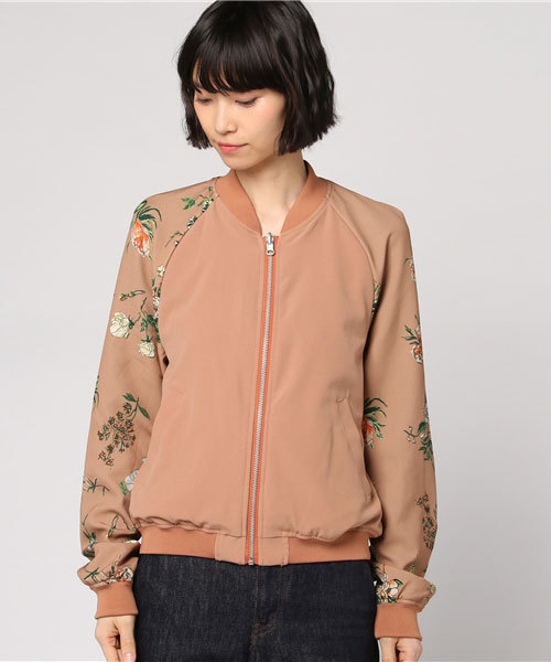 SLY（スライ）の「NIGHT FLOWER REVERSIBLE BZ（ブルゾン・レディース・ピンク系その他・1/2）」の2枚目の写真