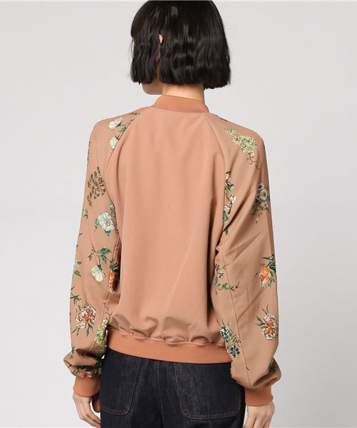 SLY（スライ）の「NIGHT FLOWER REVERSIBLE BZ（ブルゾン・レディース・ピンク系その他・1/2）」の4枚目の写真