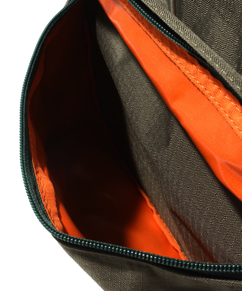 russet（ラシット）の「【Daily】ナイロンリップリュック（バックパック/リュック・レディース・ベージュ/ネイビー/レッド/グリーン・FREE）」の9枚目の写真