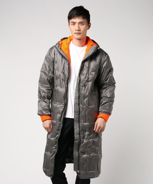 MARK & LONA(マークアンドロナ)の「M★ Embossed Down Coat | MEN(ダウンジャケット/コート・メンズ・ホワイト/チャコールグレー/ブラック・46/48)」の3枚目の写真