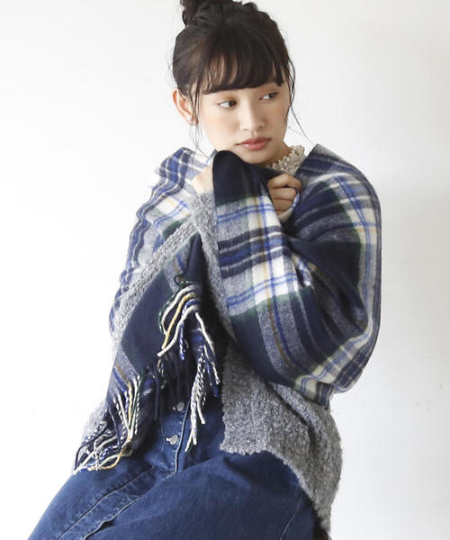coen（コーエン）の「【『MORE』2月号掲載】フェザータッチチェックストール（マフラー）（ストール/ショール・レディース・ライトブルー/ライラック/ネイビー/イエロー/グリーン/レッド/ピンク・FREE）」の2枚目の写真