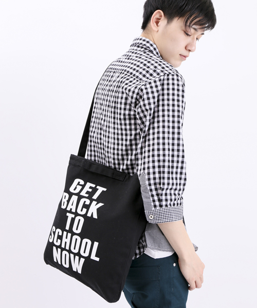 WEGO（ウィゴー）の「WEGO/スクールロゴキャンバスショルダーバッグ（ショルダーバッグ・メンズ・ホワイト/ブラック/ネイビー/レッド・FREE）」の2枚目の写真