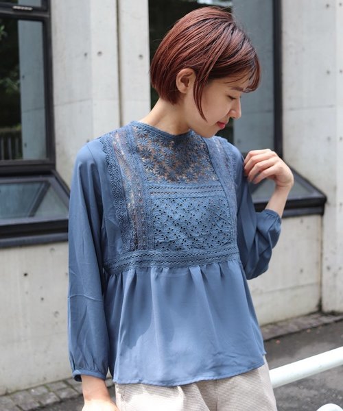 flower（フラワー）の「スイーティーフラワーブラウス（シャツ/ブラウス・レディース・ブラウン/ベージュ/ブルー・FREE）」の3枚目の写真