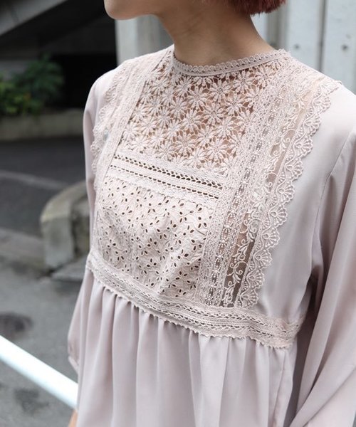 flower（フラワー）の「スイーティーフラワーブラウス（シャツ/ブラウス・レディース・ブラウン/ベージュ/ブルー・FREE）」の7枚目の写真