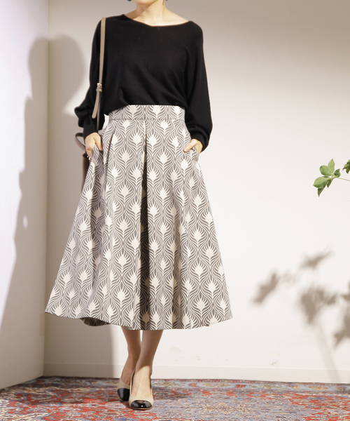 Tiara（ティアラ）の「ドルマンニット（ニット/セーター・レディース・ブラック/グリーン/ラベンダー/ライトベージュ・FREE）」の5枚目の写真