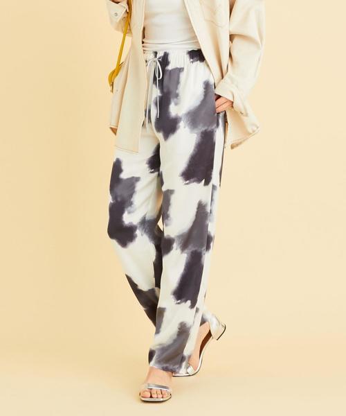 BEAUTY&YOUTH UNITED ARROWS(ビューティーアンドユースユナイテッドアローズ)の「BY∴ ハンドペイント風プリント イージーパンツ -ウォッシャブル-(その他パンツ・レディース・ナチュラル/ホワイト・MEDIUM/SMALL)」の6枚目の写真