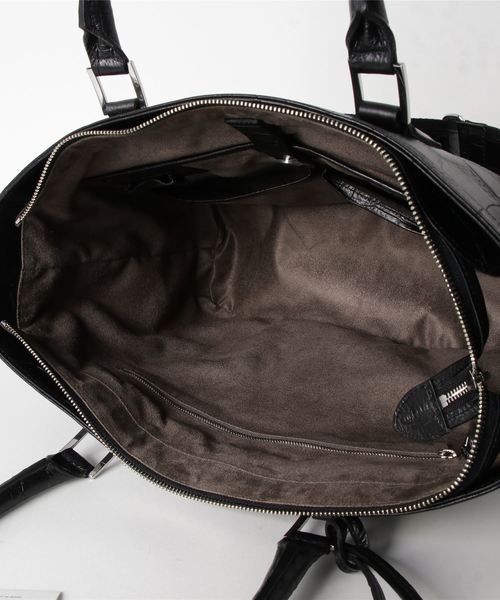 PELLE MORBIDA（ペッレモルビダ）の「MAIDEN VOYAGE（メイデン ボヤージュ）型押トートバッグ（トートバッグ・メンズ・ネイビー/ブラック・FREE）」の4枚目の写真