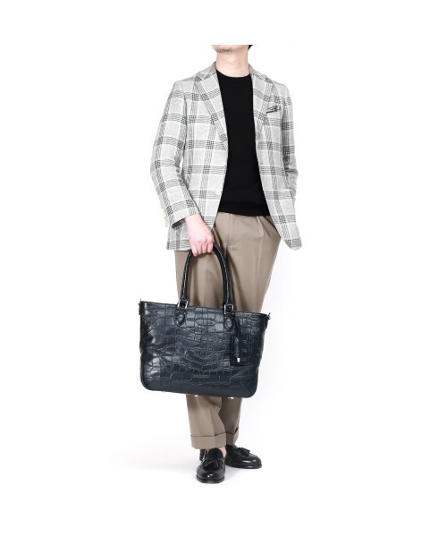 PELLE MORBIDA（ペッレモルビダ）の「MAIDEN VOYAGE（メイデン ボヤージュ）型押トートバッグ（トートバッグ・メンズ・ネイビー/ブラック・FREE）」の12枚目の写真