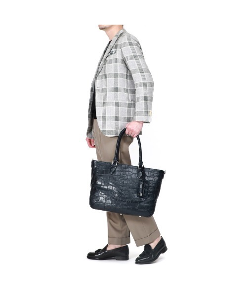 PELLE MORBIDA（ペッレモルビダ）の「MAIDEN VOYAGE（メイデン ボヤージュ）型押トートバッグ（トートバッグ・メンズ・ネイビー/ブラック・FREE）」の10枚目の写真
