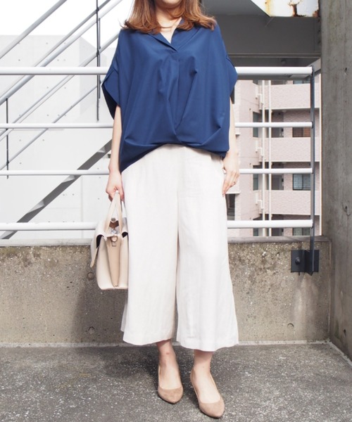 INTERPLANET（インタープラネット）の「シルキーサテン半袖タックシャツ（シャツ/ブラウス・レディース・ネイビー/オフホワイト/マスタード/レンガ・FREE）」の16枚目の写真