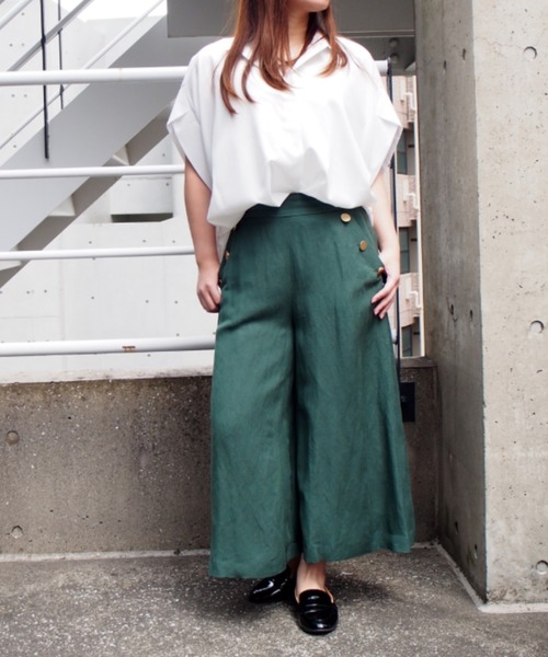 INTERPLANET（インタープラネット）の「シルキーサテン半袖タックシャツ（シャツ/ブラウス・レディース・ネイビー/オフホワイト/マスタード/レンガ・FREE）」の20枚目の写真