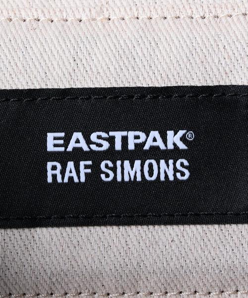 RAF SIMONS（ラフシモンズ）の「＜RAF SIMONS＞×＜EASTPAK＞ ウェスト バック（ボディバッグ/ウエストポーチ・メンズ・ブラック・FREE）」の2枚目の写真