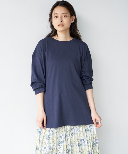 AMERICAN HOLIC（アメリカンホリック）の「前後差裾ラウンドカットチュニック　＊〇（Tシャツ/カットソー・レディース・ベージュ/ネイビー/オフホワイト/サックスブルー/ラベンダー・M/L）」の3枚目の写真