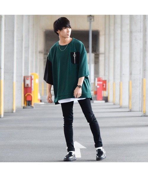 MinoriTY（マイノリティ）の「【コラボ「MinroriTY × ファッションインフルエンサー こーせ」】ツートーンリングジップポケットビッグシルエットTシャツ（Tシャツ/カットソー・メンズ・グリーン系その他/ブラック×グリーン/ブラック系その他/ブラウン系その他・L/M）」の5枚目の写真