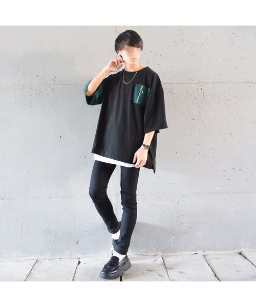 MinoriTY（マイノリティ）の「【コラボ「MinroriTY × ファッションインフルエンサー こーせ」】ツートーンリングジップポケットビッグシルエットTシャツ（Tシャツ/カットソー・メンズ・グリーン系その他/ブラック×グリーン/ブラック系その他/ブラウン系その他・L/M）」の16枚目の写真