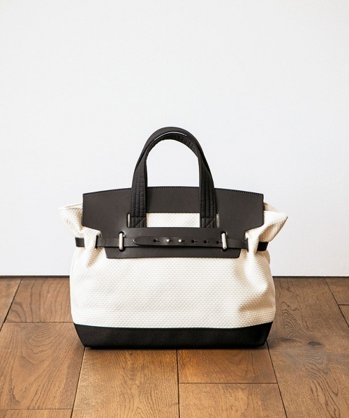 Cabas (キャバ)の「CaBas N°55 1day Tripper mini(ハンドバッグ・レディース・ブラック/ブラウン/グレー/レッド/ホワイト×ブラック・SMALL)」の2枚目の写真