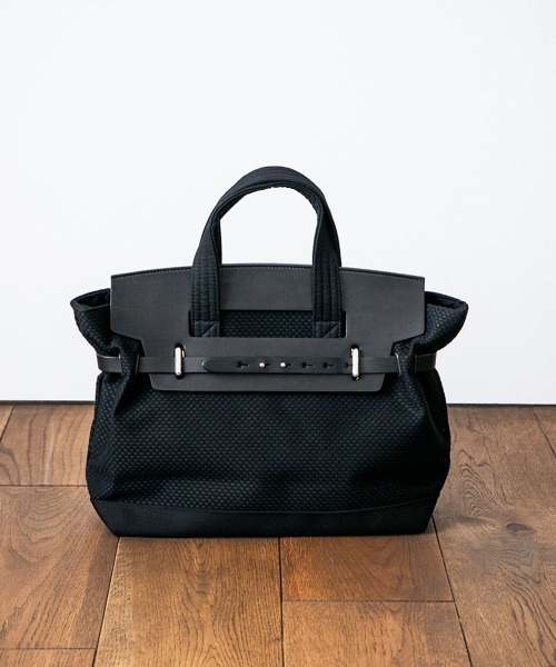 Cabas (キャバ)の「CaBas N°55 1day Tripper mini(ハンドバッグ・レディース・ブラック/ブラウン/グレー/レッド/ホワイト×ブラック・SMALL)」の3枚目の写真