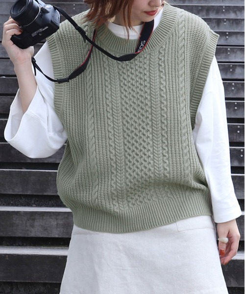 PairPair（ペアペア）の「クルーネックルーズベスト(ユニセックス)（ベスト・メンズ・ライトベージュ/ライトカーキ/ブラウン・LARGE/MEDIUM）」の17枚目の写真