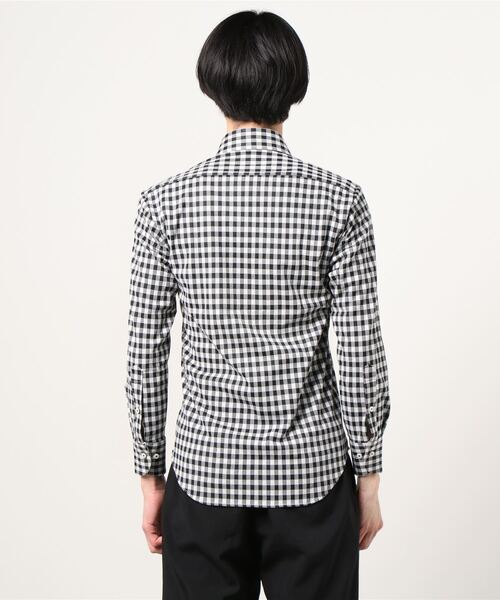 Perfect Suit FActory(パーフェクトスーツファクトリー)の「【完全ノーアイロン】長袖アイシャツ ブロックチェック ブラック/ネイビー(ビジネスシャツ・メンズ・ブラック/ネイビー・首回り37cm-裄丈80cm/首回り39cm-裄丈80cm/首回り39cm-裄丈82cm/首回り41cm-裄丈82cm/首回り41cm-裄丈84cm/首回り43cm-裄丈86cm/首回り45cm-裄丈86cm)」の3枚目の写真