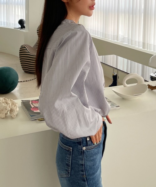 ABITOKYO（アビトーキョー）の「センタースリットサイドボタンデザインBIGシルエットブラウス（シャツ/ブラウス・レディース・グレー系その他/ブルー系その他・FREE）」の15枚目の写真