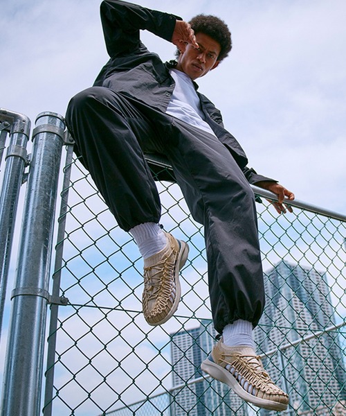 KEEN（キーン）の「UNEEK SNK / ユニーク スニーク Collaboration with REBIRTH PROJECT（スニーカー・メンズ・サンドベージュ・25cm/25.5cm/26cm/26.5cm/27cm/27.5cm/28cm/28.5cm/29cm）」の5枚目の写真