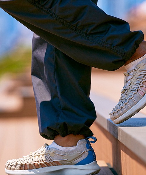 KEEN（キーン）の「UNEEK SNK / ユニーク スニーク Collaboration with REBIRTH PROJECT（スニーカー・メンズ・サンドベージュ・25cm/25.5cm/26cm/26.5cm/27cm/27.5cm/28cm/28.5cm/29cm）」の15枚目の写真