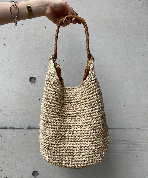 CAPRICIEUX LE'MAGE(カプリシューレマージュ)の「ペーパー2WAYショルダーバッグ(ショルダーバッグ・レディース・ブラック/ベージュ・ONESIZE)」の3枚目の写真