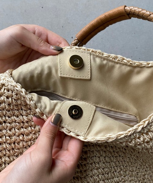 CAPRICIEUX LE'MAGE(カプリシューレマージュ)の「ペーパー2WAYショルダーバッグ(ショルダーバッグ・レディース・ブラック/ベージュ・ONESIZE)」の6枚目の写真