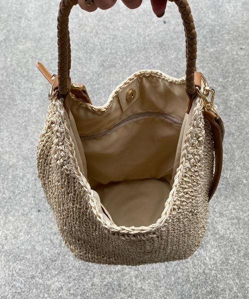 CAPRICIEUX LE'MAGE(カプリシューレマージュ)の「ペーパー2WAYショルダーバッグ(ショルダーバッグ・レディース・ブラック/ベージュ・ONESIZE)」の7枚目の写真