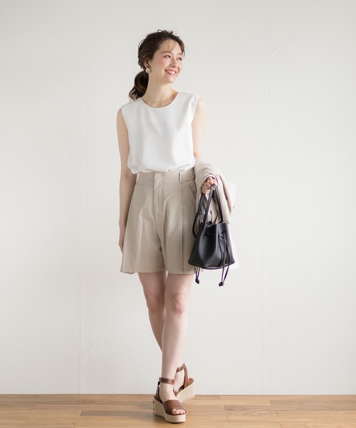 White Collection(ホワイトコレクション)の「【2021SS】リネンライク・タックショートパンツ(その他パンツ・レディース・オフホワイト/ブラック/ライトベージュ/グレイッシュベージュ・FREE)」の16枚目の写真