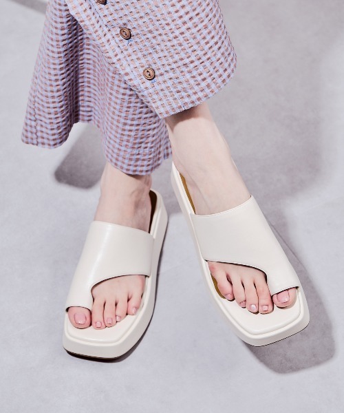 ORiental TRaffic（オリエンタルトラフィック）の「フレアソールトングサンダル/11235（サンダル・レディース・ブラック/ホワイト・S/M/L/LL）」の3枚目の写真