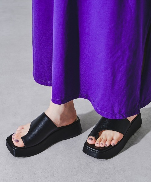 ORiental TRaffic（オリエンタルトラフィック）の「フレアソールトングサンダル/11235（サンダル・レディース・ブラック/ホワイト・S/M/L/LL）」の17枚目の写真