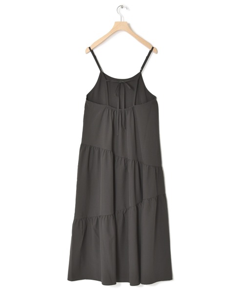 w closet（ダブルクローゼット）の「斜め切り替えギャザーキャミワンピース（ワンピース・レディース・チャコールグレー/ブラウン/イエロー・FREE）」の4枚目の写真