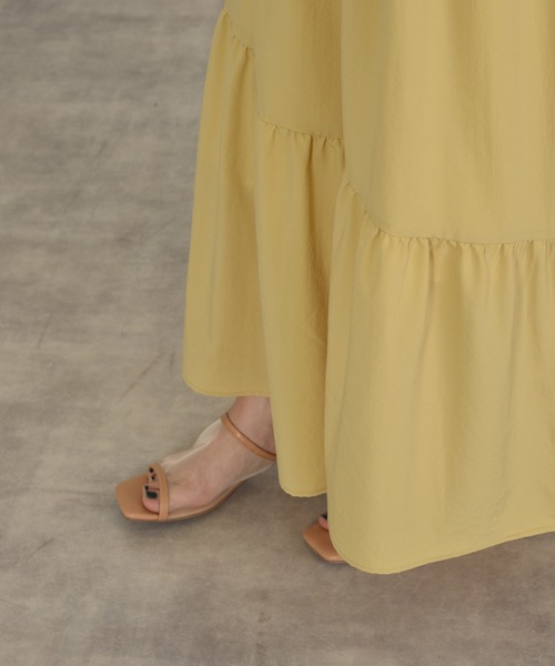 w closet（ダブルクローゼット）の「斜め切り替えギャザーキャミワンピース（ワンピース・レディース・チャコールグレー/ブラウン/イエロー・FREE）」の11枚目の写真