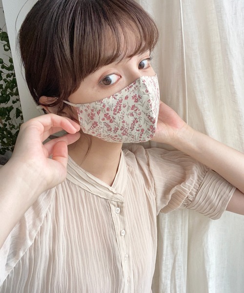 idem(イデム)の「idem silk flower mask/シルクフラワーマスク(マスク・レディース・ブラック/アイボリー/グリーン・FREE)」の7枚目の写真