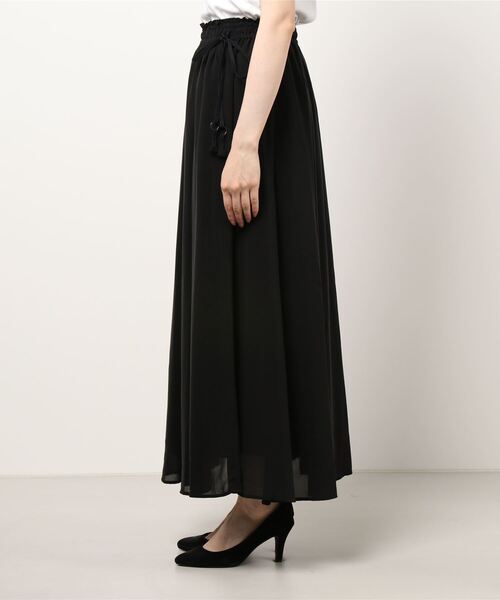 Maison de Beige（メゾンドベージュ）の「《Maison de Beige》ギャザーロングスカート【セットアップ対応】（スカート・レディース・ブラック/オレンジ/モカ・9号）」の17枚目の写真