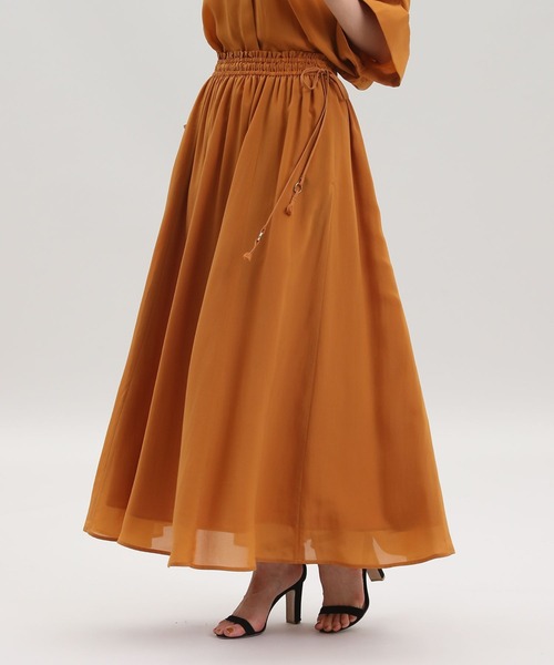 Maison de Beige（メゾンドベージュ）の「《Maison de Beige》ギャザーロングスカート【セットアップ対応】（スカート・レディース・ブラック/オレンジ/モカ・9号）」の6枚目の写真