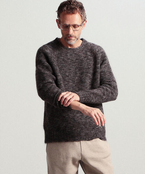 TOMORROWLAND （トゥモローランド）の「モヘアウールナイロン メランジクルーネックニット（ニット/セーター・メンズ・グレー/ピンク/ライトブルー・S/M）」の2枚目の写真