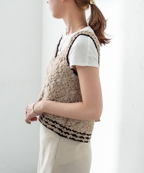 mystic(ミスティック)の「クロシェ編みニットビスチェ(ベスト・レディース・ブラウン/ベージュ/ブルー・FREE)」の19枚目の写真