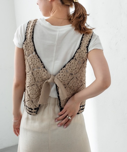 mystic(ミスティック)の「クロシェ編みニットビスチェ(ベスト・レディース・ブラウン/ベージュ/ブルー・FREE)」の21枚目の写真