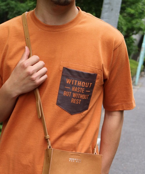 NICOLE CLUB FOR MEN（ニコルクラブフォーメン）の「ロゴプリントポケットＴシャツ（Tシャツ/カットソー・メンズ・ホワイト/ライトグレー/ブラック/テラコッタ・M/L/LL）」の4枚目の写真