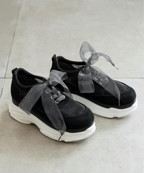 OLIVE des OLIVE（オリーブデオリーブ）の「シアーリボンスニーカー（スニーカー・レディース・ブラック/オフホワイト/ベージュ・MEDIUM/LARGE）」の2枚目の写真