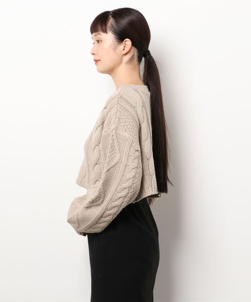 EPIMI E'PIMMY（エピミエピミー）の「ケーブルショートニット（ニット/セーター・レディース・ピンクベージュ/オフホワイト/ブラウン/ベージュ・MEDIUM）」の10枚目の写真