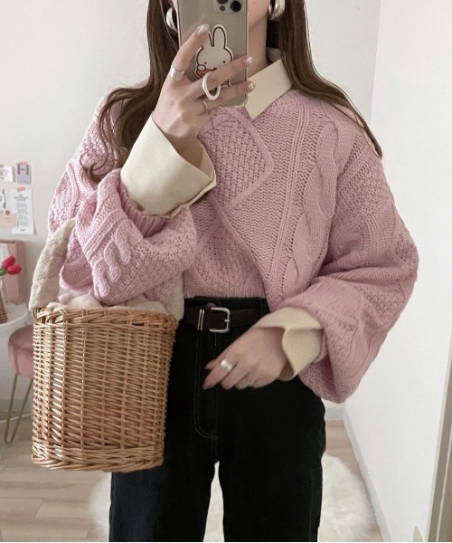 EPIMI E'PIMMY（エピミエピミー）の「ケーブルショートニット（ニット/セーター・レディース・ピンクベージュ/オフホワイト/ブラウン/ベージュ・MEDIUM）」の4枚目の写真